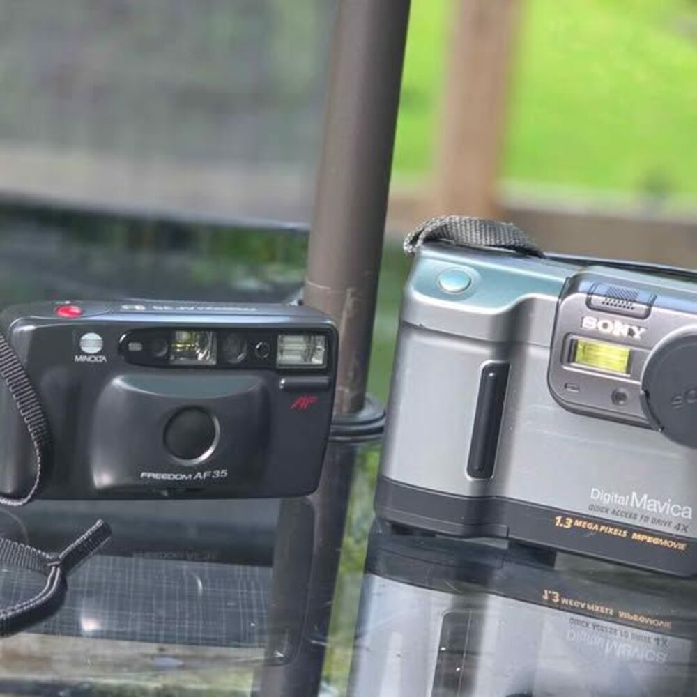 Vintage Camera Bundle: Minolta Freedom AF 35mm Film Sony Digital Mavica Untested